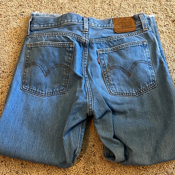 Levi’s The Wedgie Straight - Distressed - Picture 4 of 4